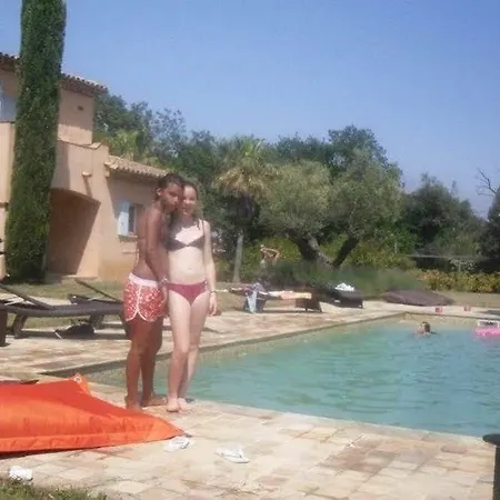 Le Clos Des Vignes Hotel *